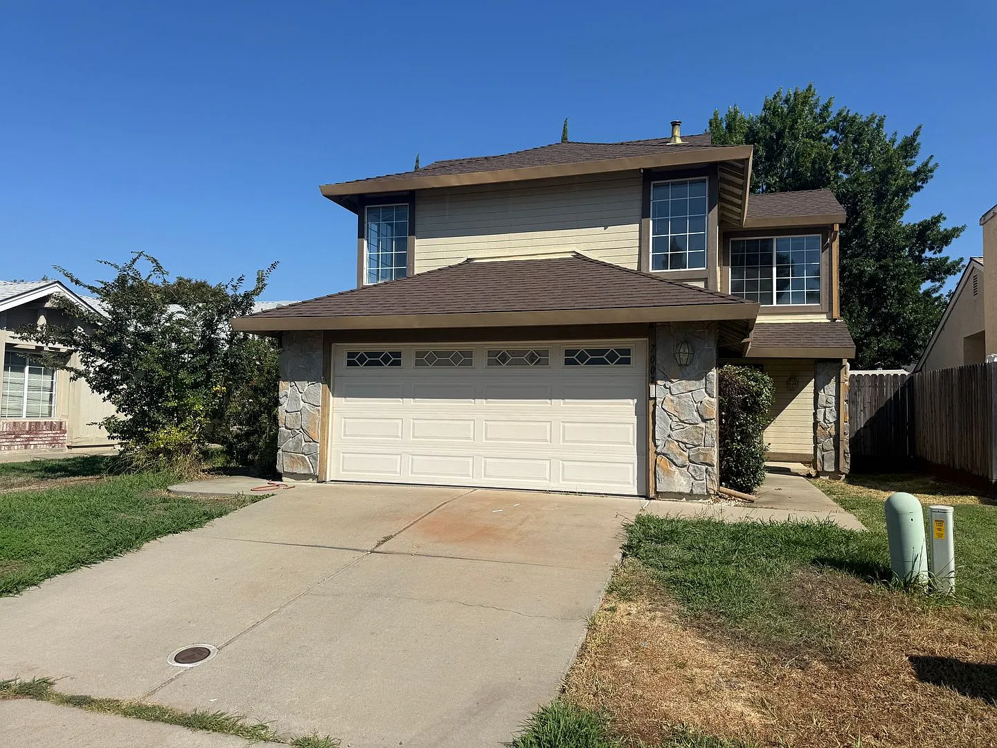 3 bed | 2.5 bath | 1716 SF | 2 Car Garage | Two Story | Tenant pays $175 monthly for WS&G — Photo 1