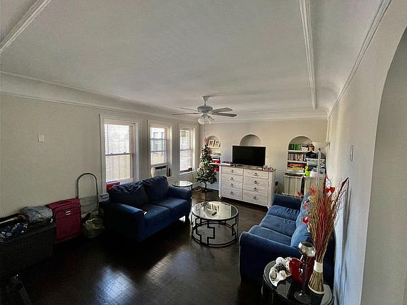 2nd image of 5452 N Campbell Ave APT 3W