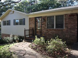 572 Oak Dr E, Trussville, AL 35173