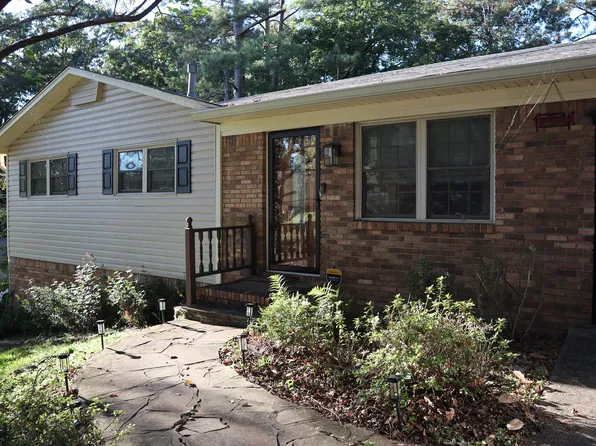 572 Oak Dr E, Trussville, AL 35173