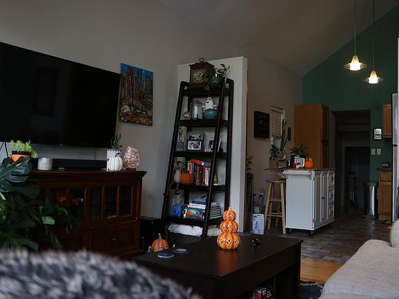 5th image of 1627 W Beach Ave #2