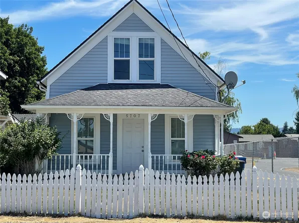 5707 Milwaukee Avenue E, Puyallup, WA 98372
