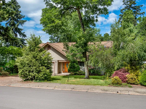 2575 Windsor Cir E, Eugene, OR 97405