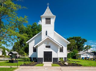 801 E 3rd St, Port Clinton, OH 43452