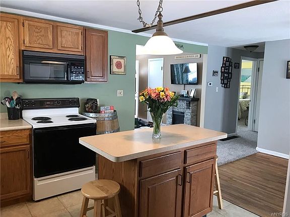 3rd image of 788 Sherwood Ct