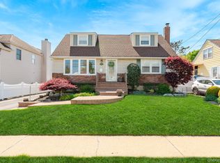 2572 S Saint Marks Avenue, Bellmore, NY 11710