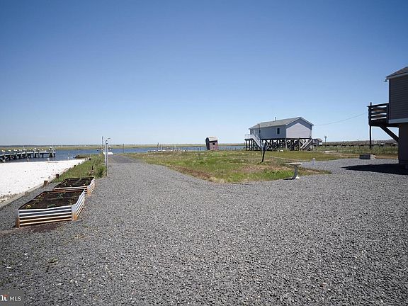 4th image of 418 Dock Rd