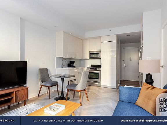 4th image of 49 E 34th St #2C