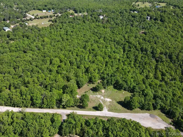 201 Osage Ln, Sand Springs, OK 74063