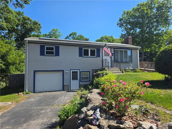 1 Hopkins Ct, Coventry, RI 02816