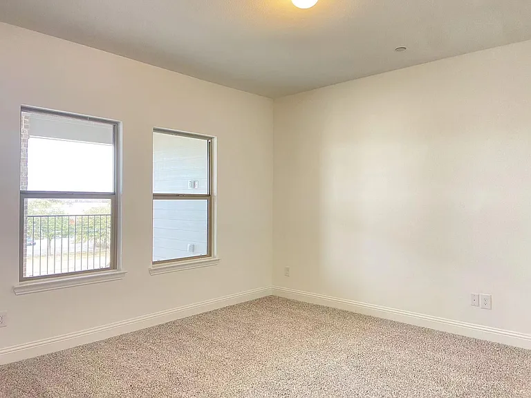 1495 Perrin Ln — Photo 19