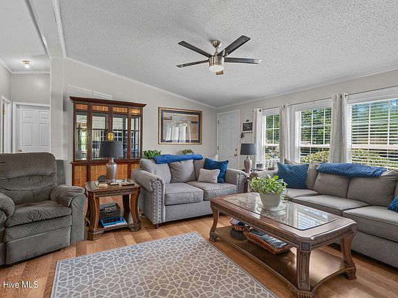 3rd image of 1052 Waterview Lane SW