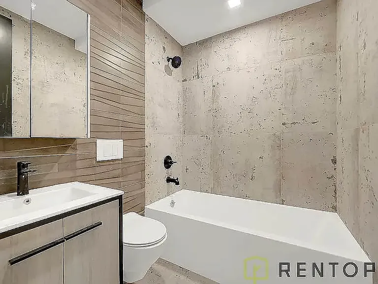 475 Grand St #3C — Photo 10