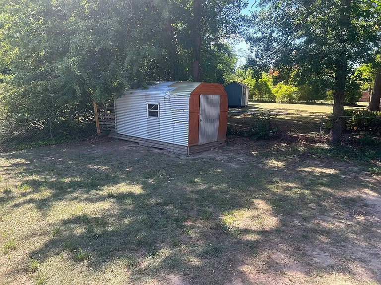 1015 Walters Ln — Photo 32