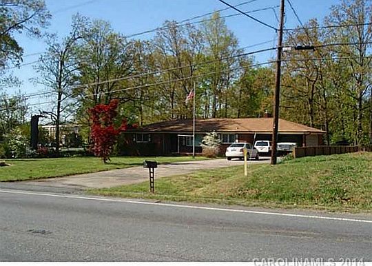 2nd image of 2611 W Roosevelt Blvd