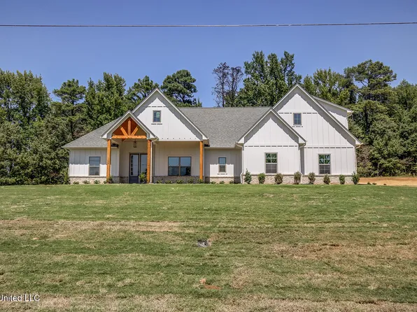 1528 Tributary Dr, Hernando, MS 38632