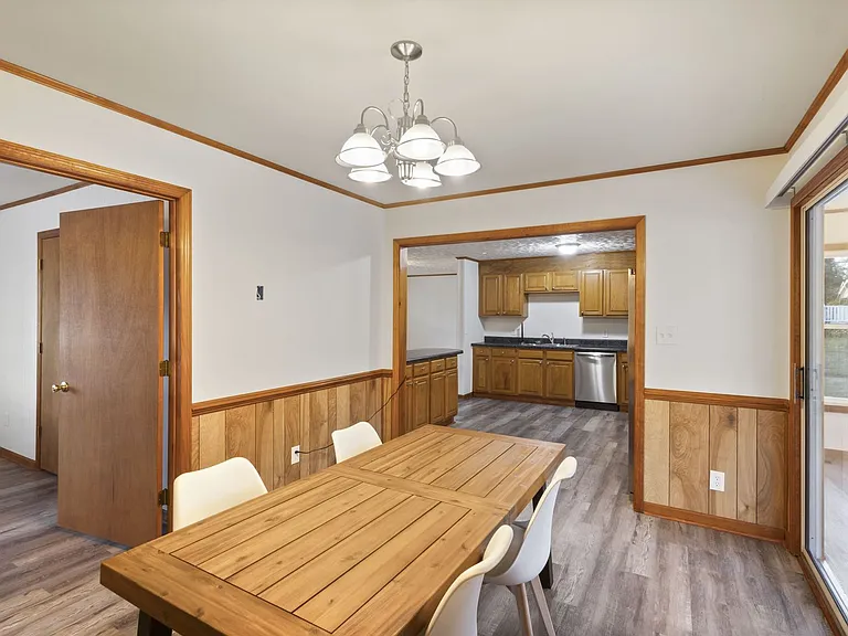 242 Dodd St — Photo 12