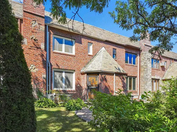 61-41 Alderton St, Flushing, NY 11374