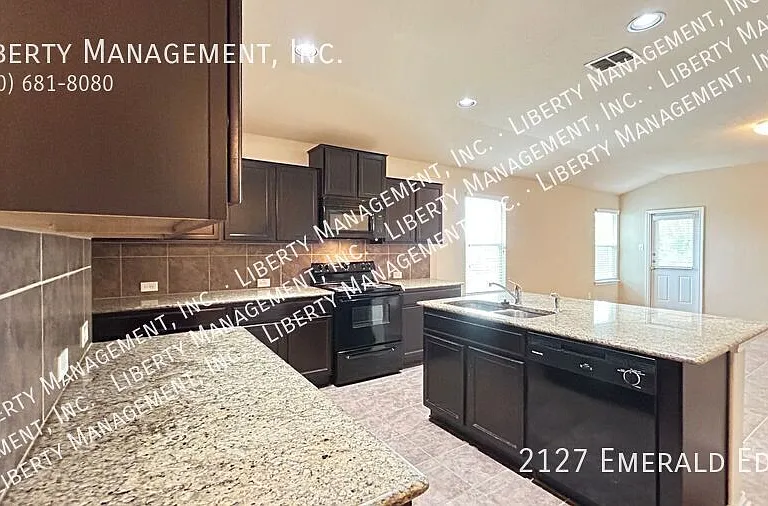 2127 Emerald Edge — Photo 13