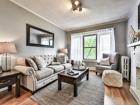 3rd image of 1410 W Melrose St #2