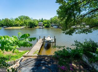 555 Riverside Dr, Pasadena, MD 21122