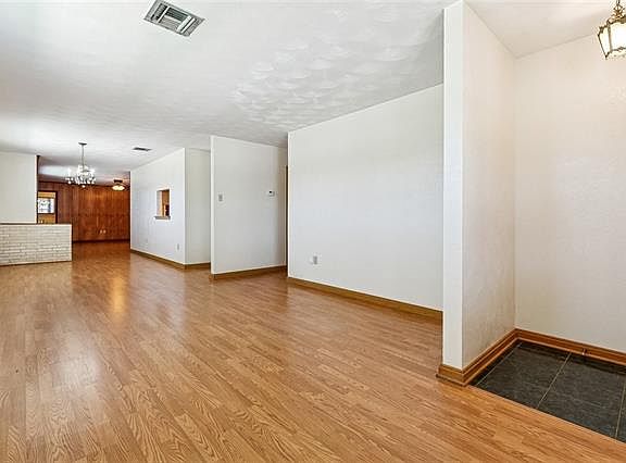 3rd image of 1253 Bonnabel Blvd