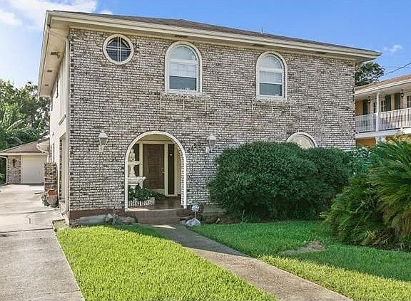 2nd image of 4420 Lake Villa Dr