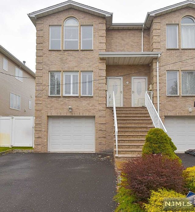 2nd image of 481 Gardner Pl Unit A
