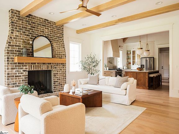 5th image of 15 Country Squire Ct