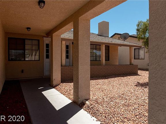 3rd image of 1813 Blue Mountain Dr