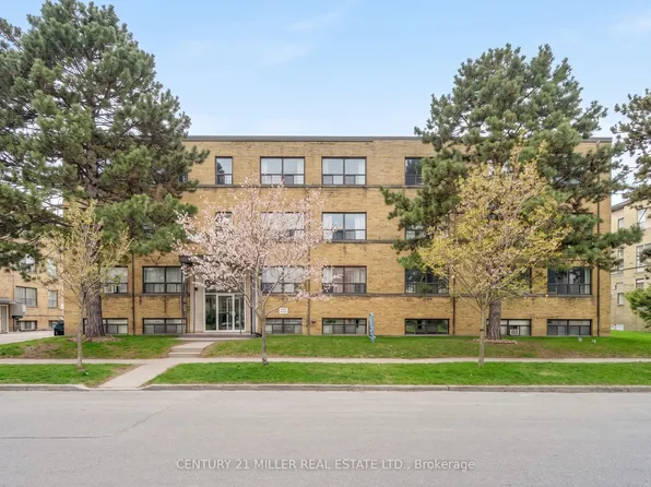 6 Saranac Blvd #2, Toronto, ON M6A 2G3