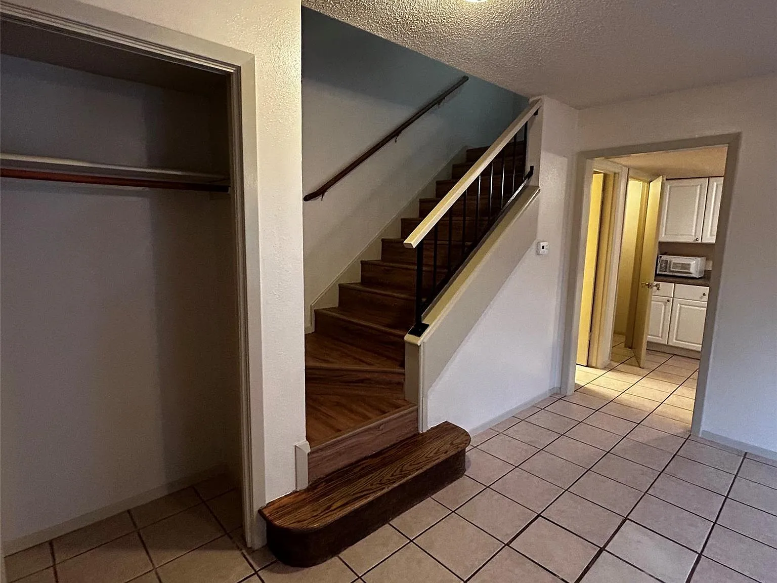 2 bed, 1.5 bath, 5116 sqft, $1,395 — Photo 4