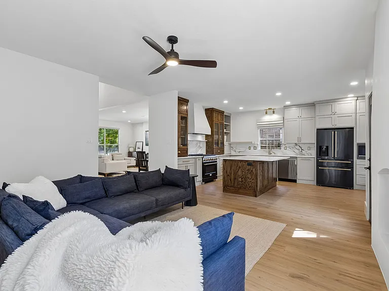 7732 Arcadia Trl — Photo 11