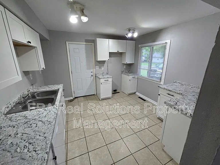 2169 Hanna Dr — Photo 10