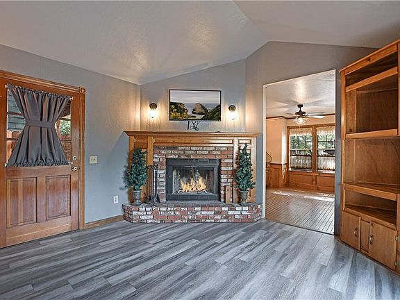 4th image of 353 San Bernardino Dr