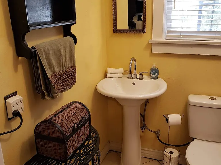 Moroccan Room at $1475/mo