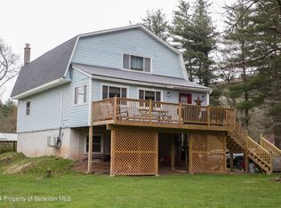 88 Riverside Dr, Hawley, PA 18428