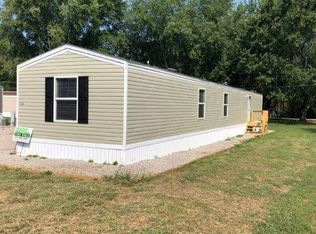 1538 Hillview Dr, Shelbyville, IN 46176