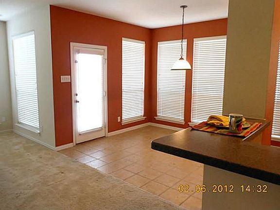 5th image of 2716 Cove Dr