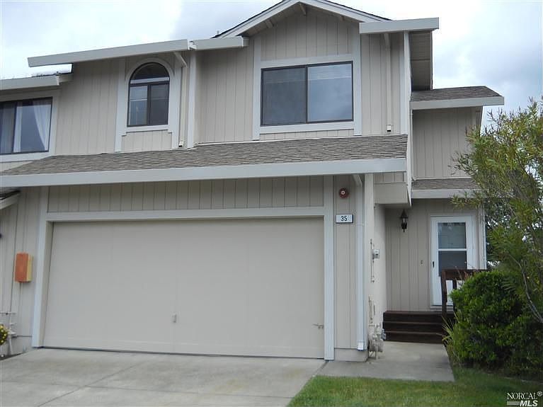 1st image of 35 Briarwood Ct
