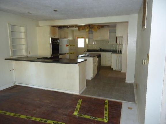 Dining/Kitchen