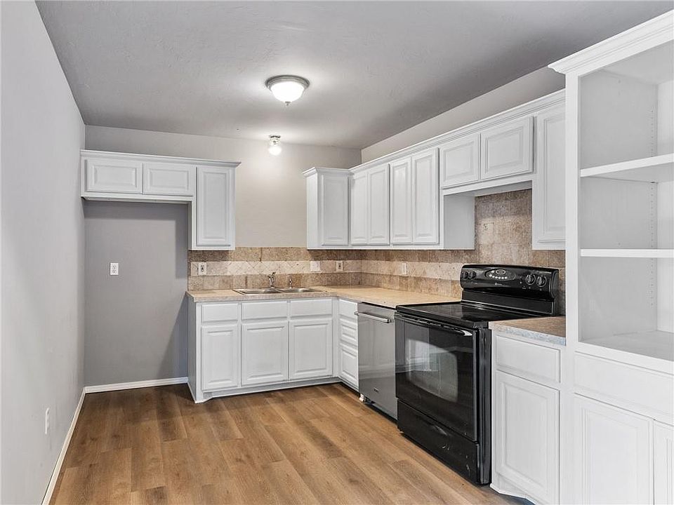 1st image of 401 12th Ave SE #24-253