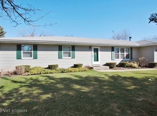 3596 Glen Flora Ave, Gurnee, IL 60031