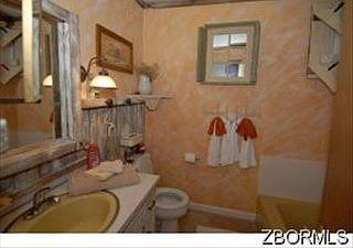 5th image of 5575 Milhill Ct