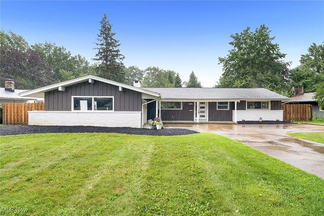 24461 Westwood Rd photo 1