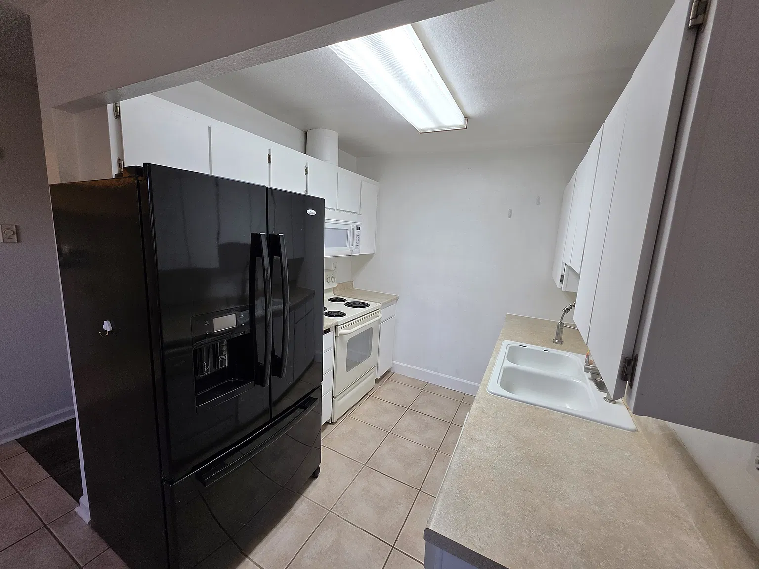 2 bed, 1.5 bath, 1100 sqft, $1,795 — Photo 2