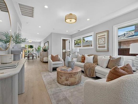 2nd image of 310 Errett Cir