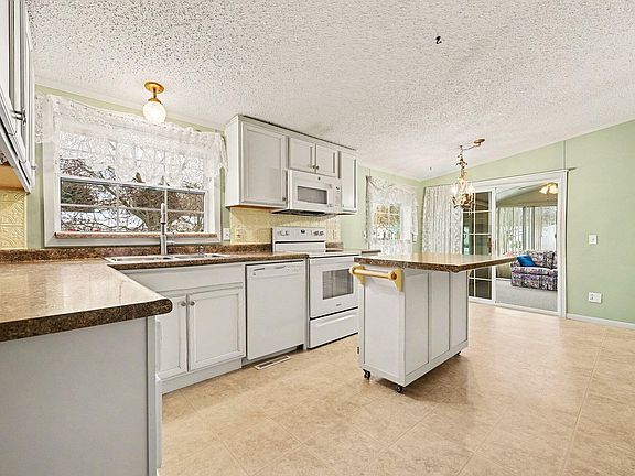 4th image of 1330 Windridge Ln