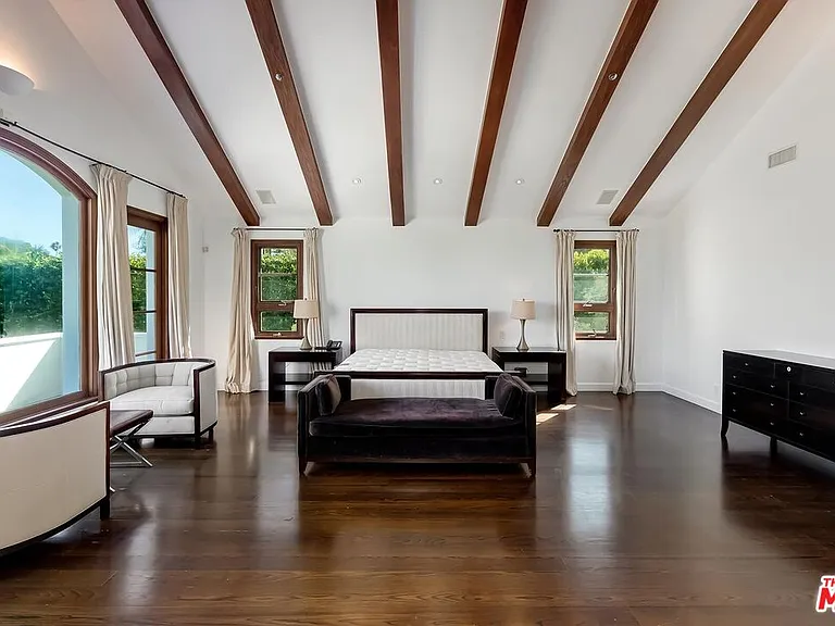 2134 La Mesa Dr — Photo 29