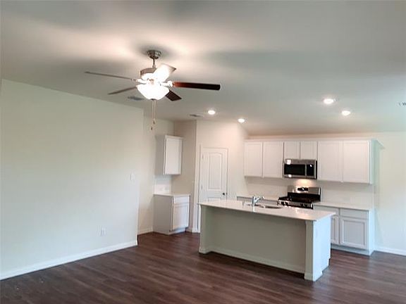 4th image of 4553 Conrad Ave